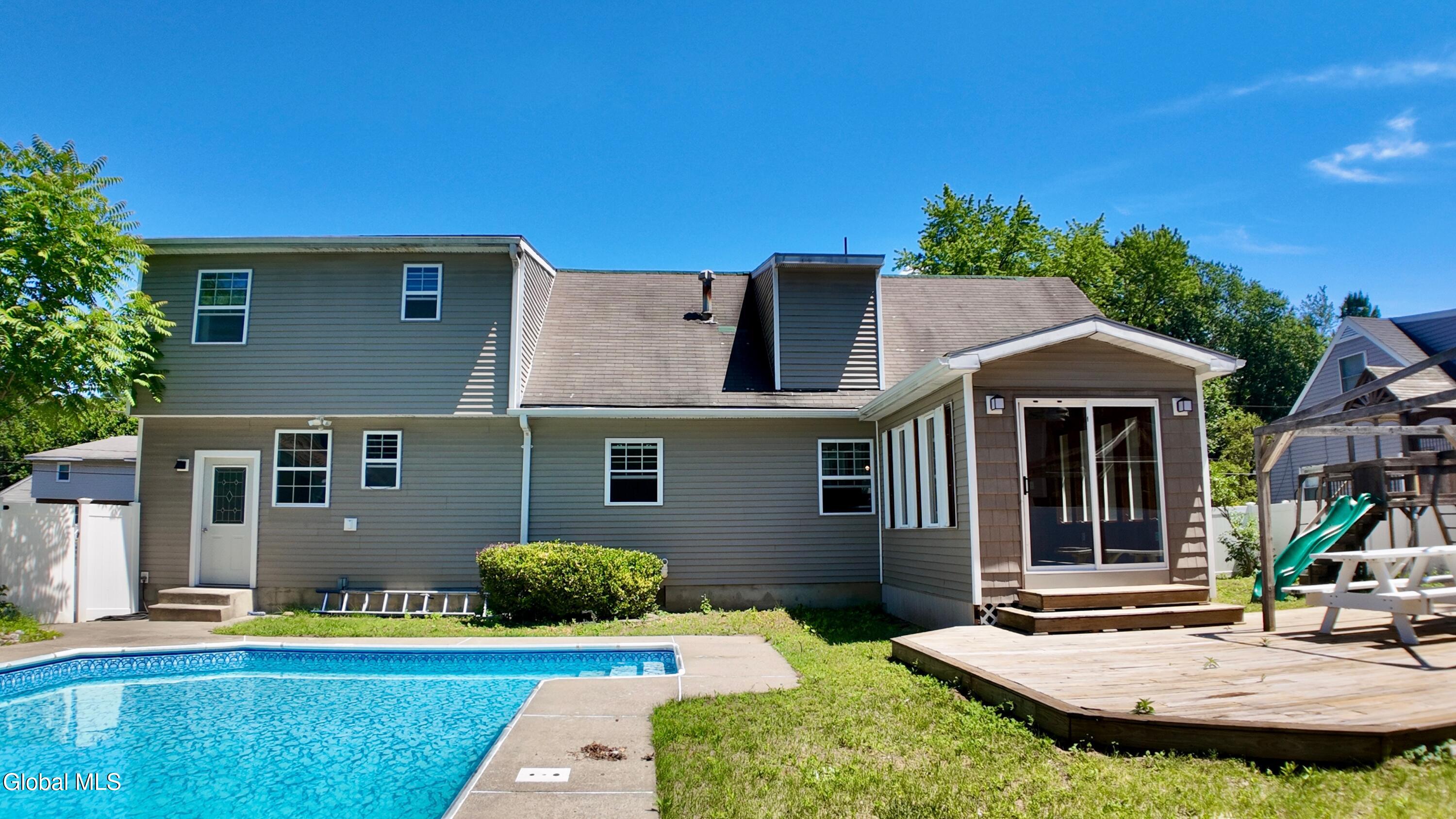 8 Emerson Drive Colonie NY 12110
