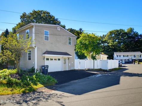 8 Emerson Drive Colonie NY 12110