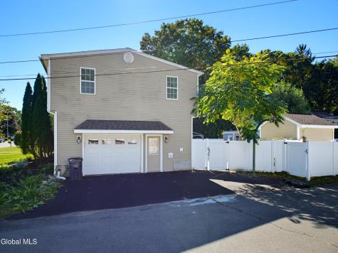 8 Emerson Drive Colonie NY 12110