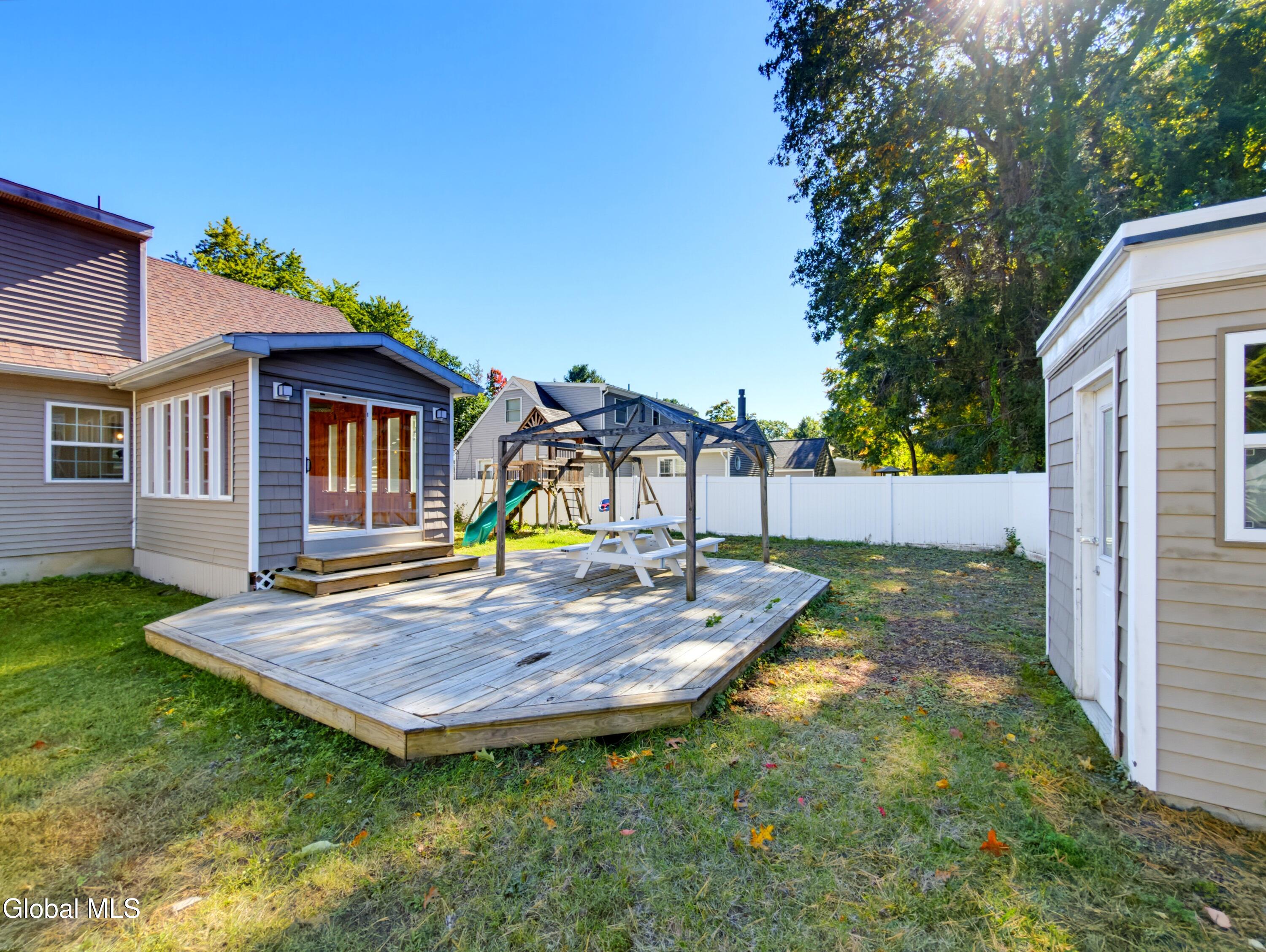 8 Emerson Drive Colonie NY 12110