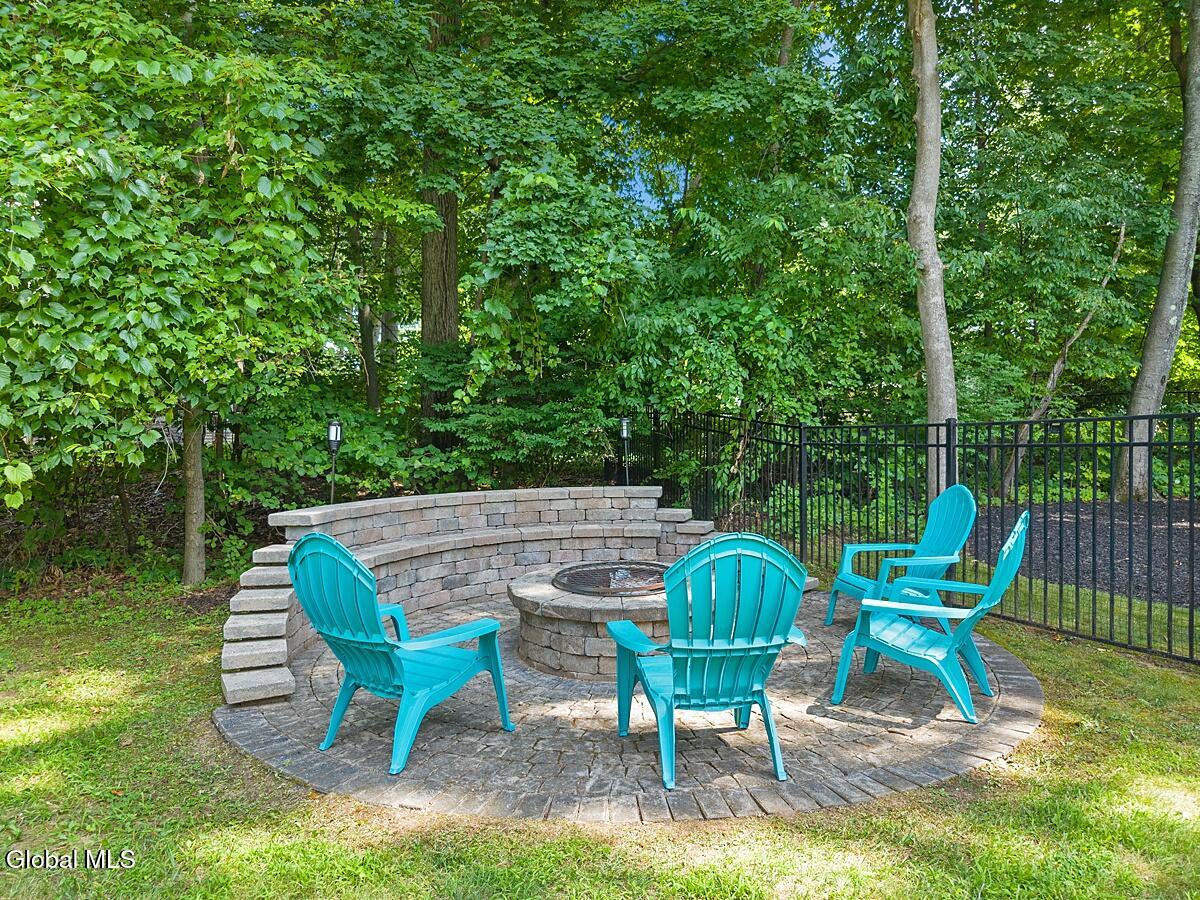 40 Willow Drive Delmar NY 12054