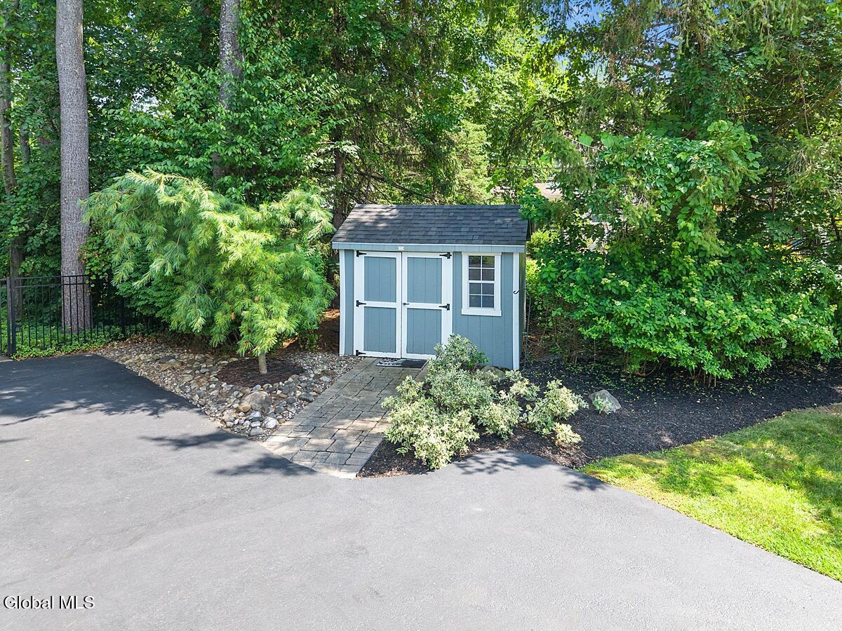 40 Willow Drive Delmar NY 12054