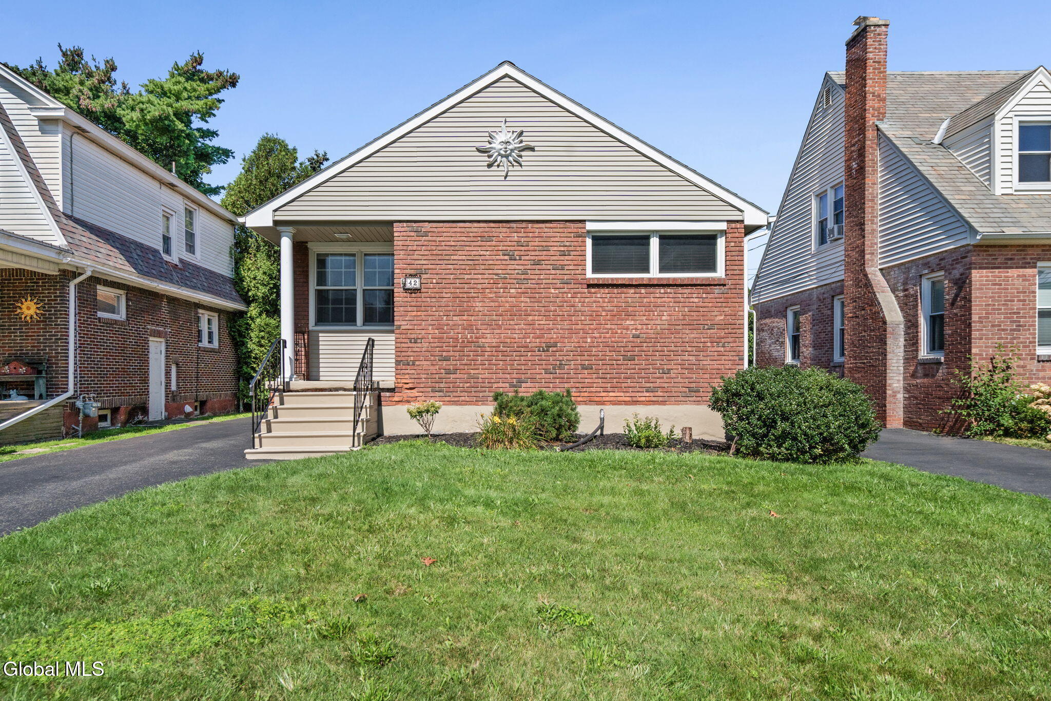 42 Betwood Street Albany NY 12209