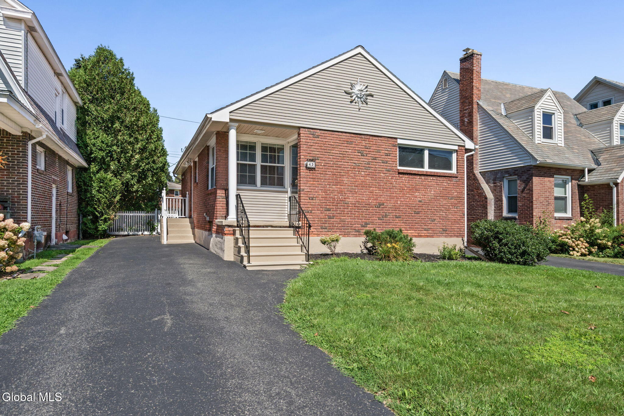 42 Betwood Street Albany NY 12209