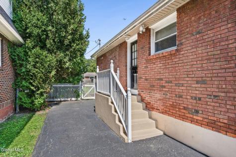 42 Betwood Street Albany NY 12209