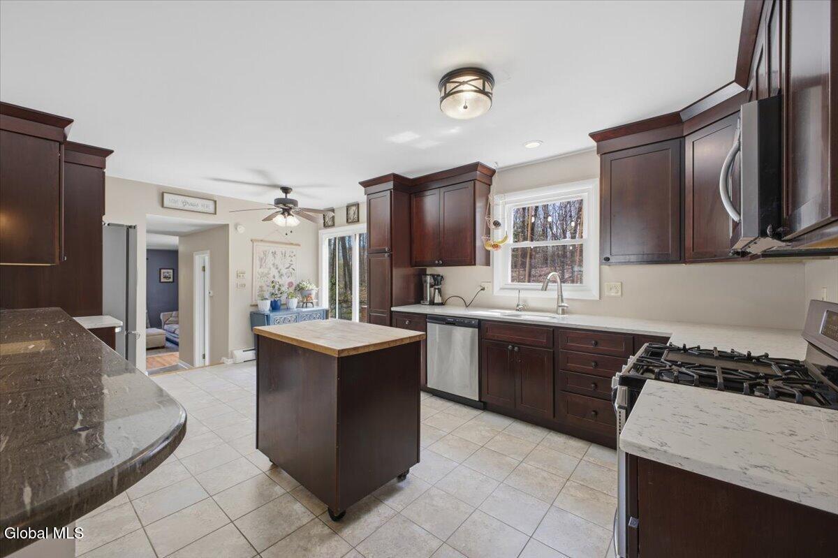 42 Shadow Wood Way Ballston Lake NY 12019