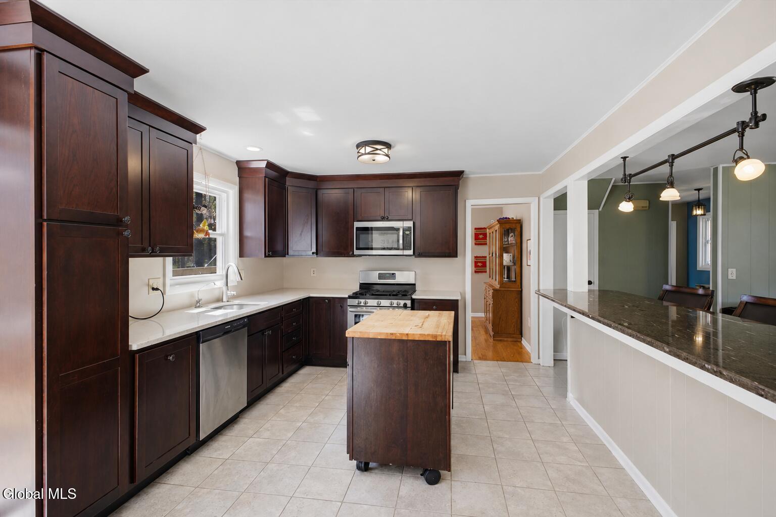 42 Shadow Wood Way Ballston Lake NY 12019