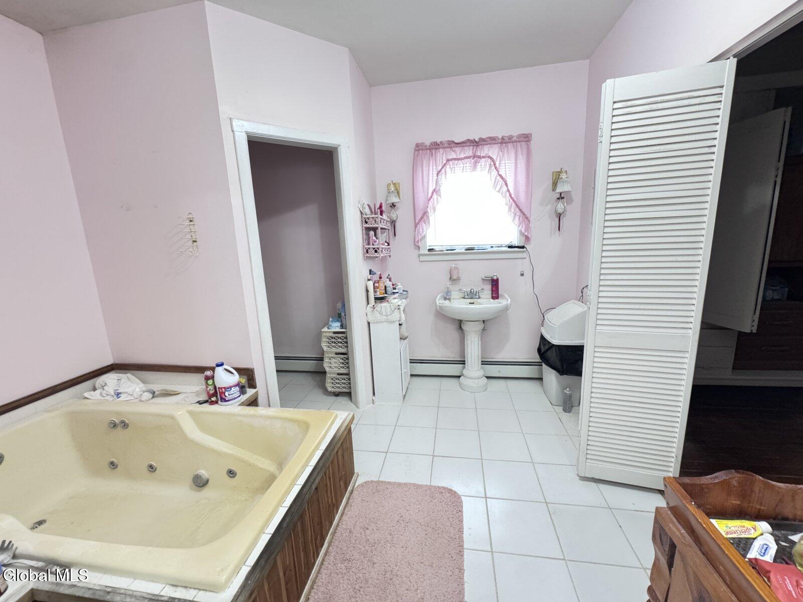 211 Reynolds Road Glen NY 12072