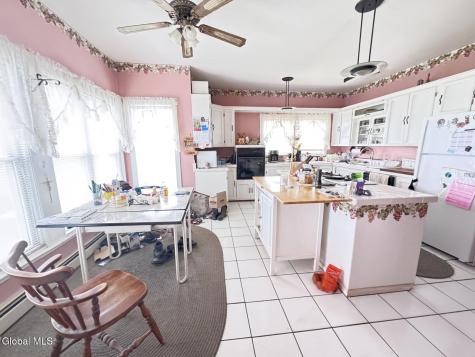 211 Reynolds Road Glen NY 12072