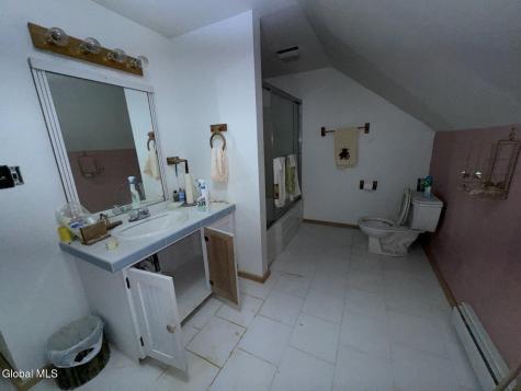 211 Reynolds Road Glen NY 12072