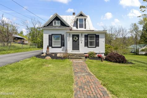 130 Charleston Street Esperance NY 12066