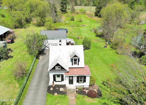 130 Charleston Street Esperance NY 12066