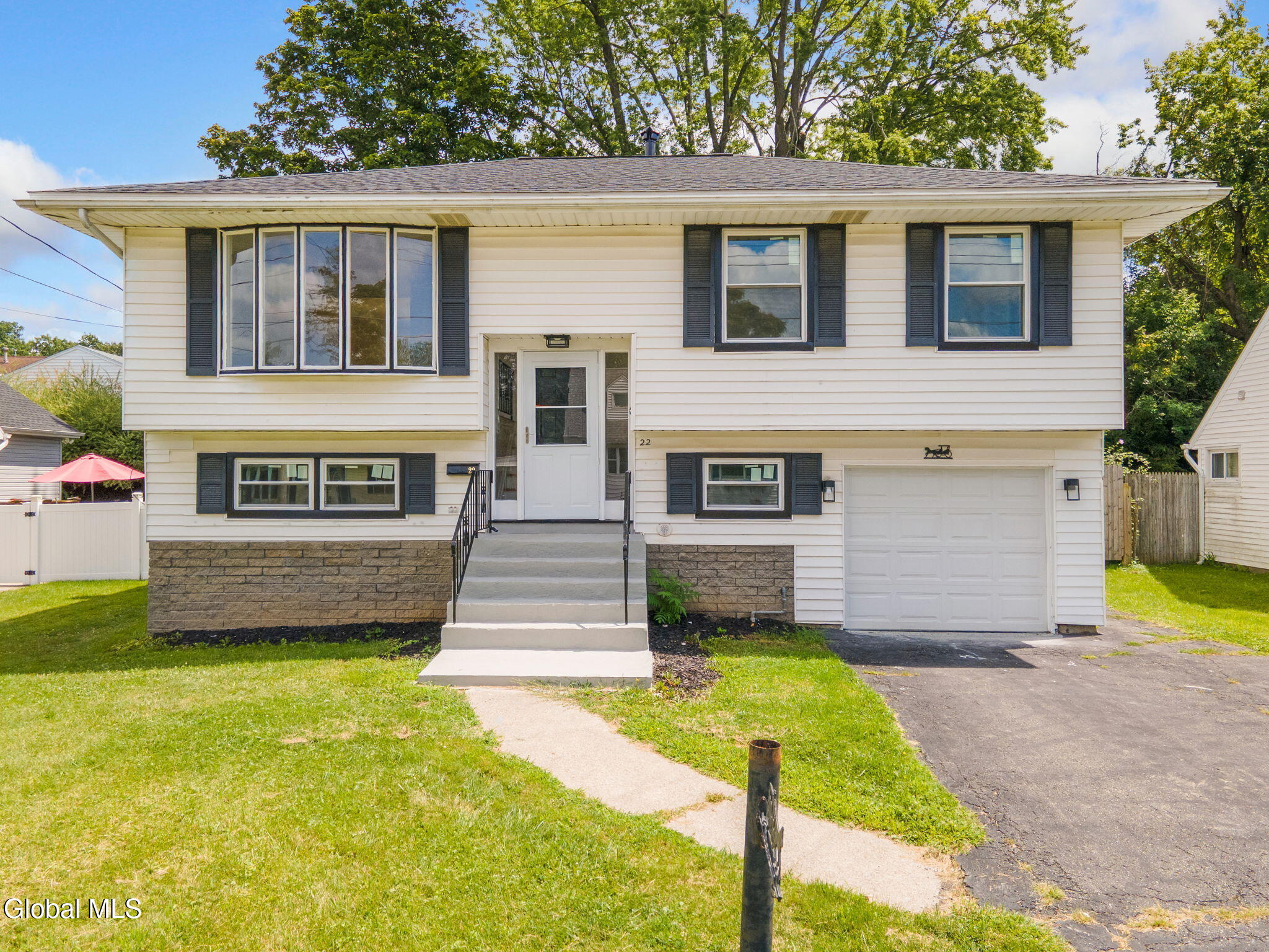 22 O'neil Street Troy NY 12180