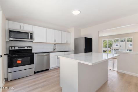 22 O'neil Street Troy NY 12180