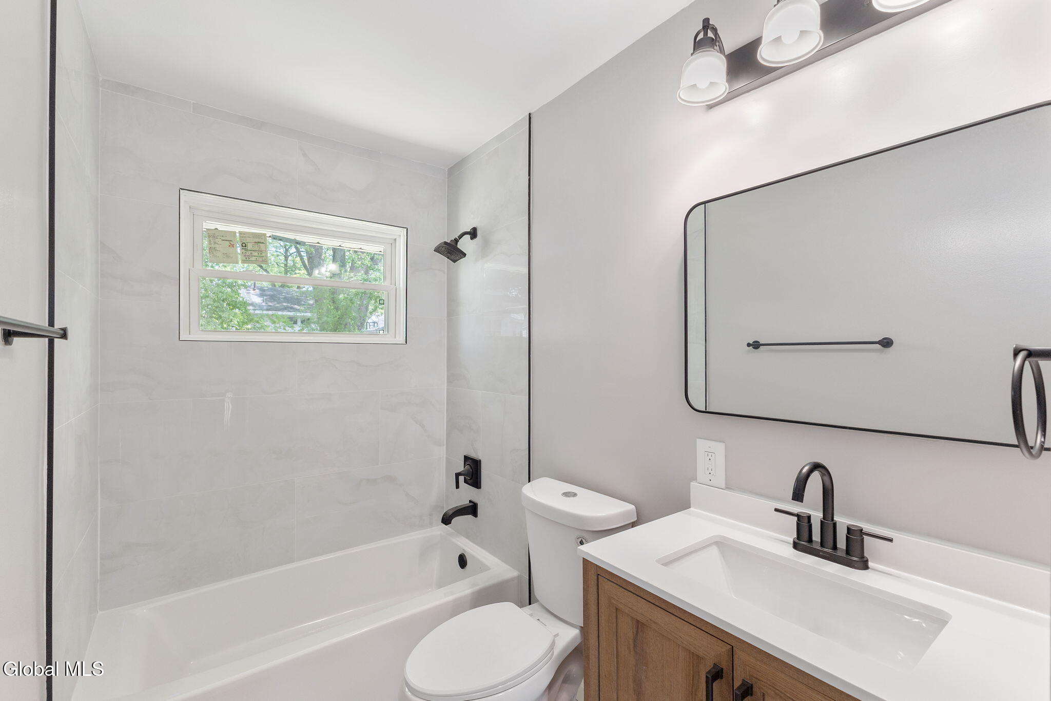 22 O'neil Street Troy NY 12180