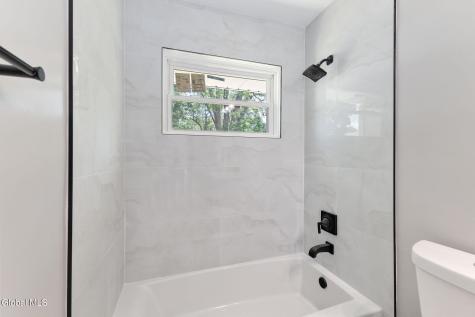 22 O'neil Street Troy NY 12180