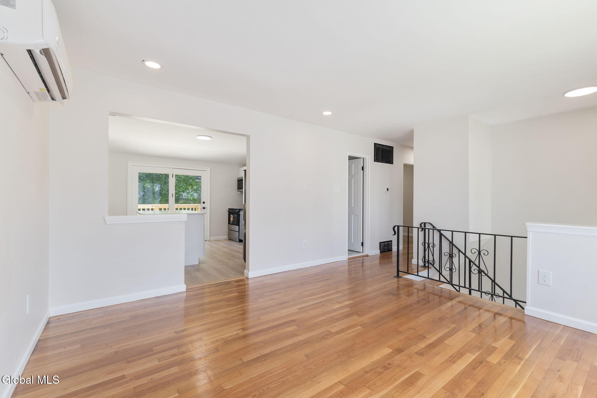 22 O'neil Street Troy NY 12180