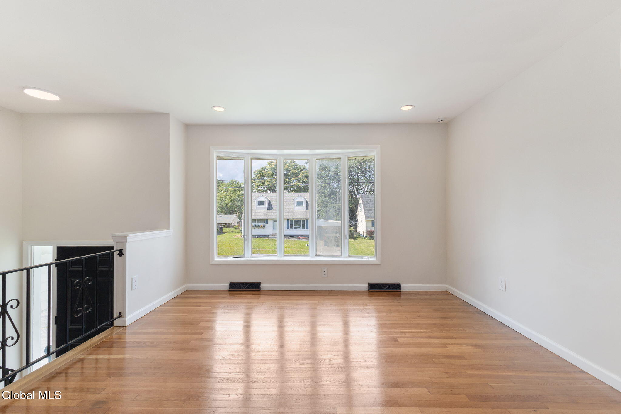 22 O'neil Street Troy NY 12180
