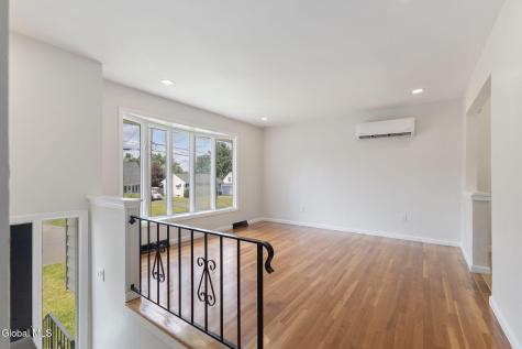 22 O'neil Street Troy NY 12180