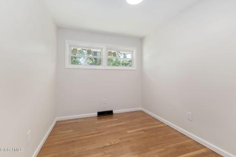 22 O'neil Street Troy NY 12180