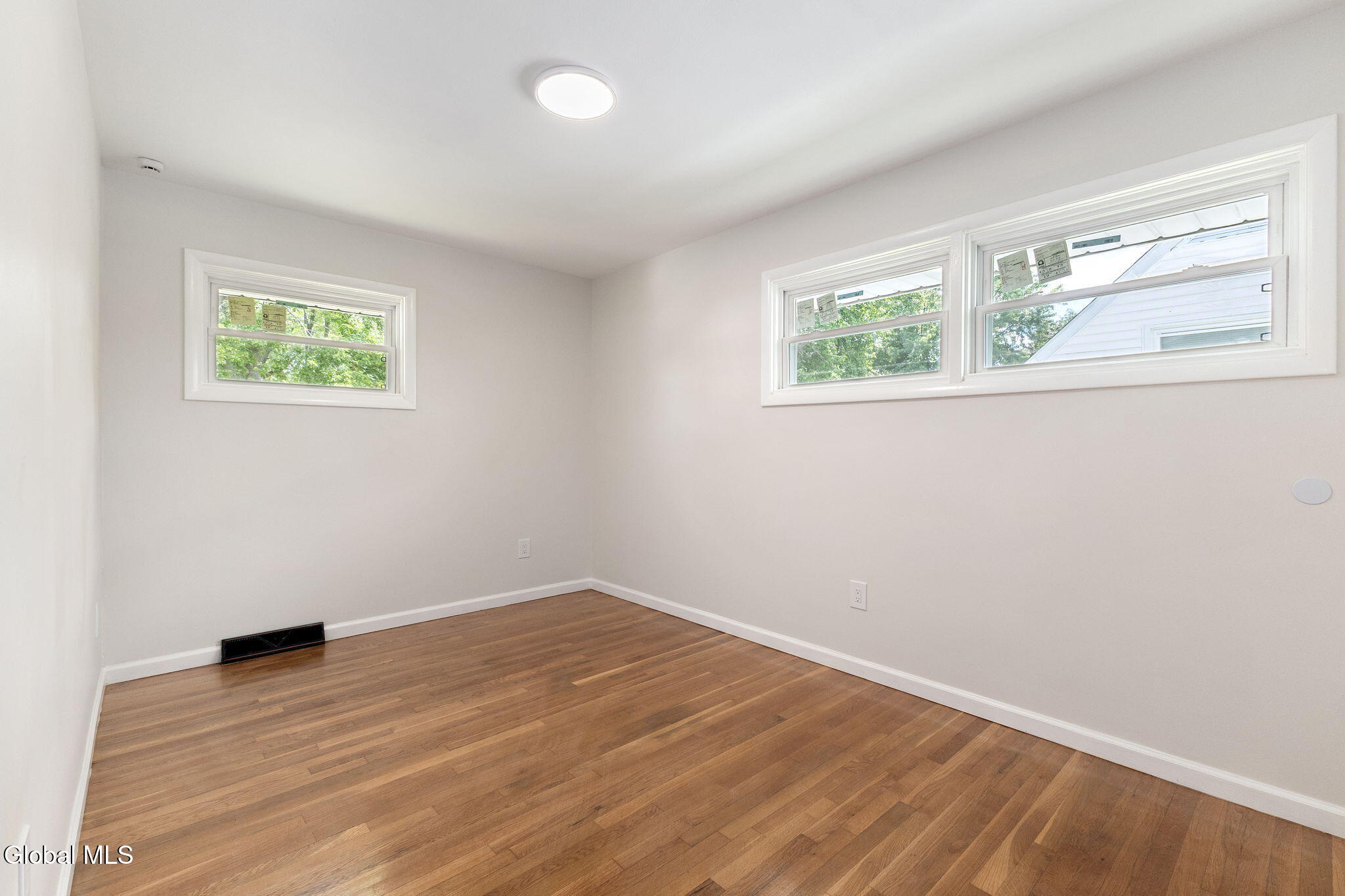 22 O'neil Street Troy NY 12180