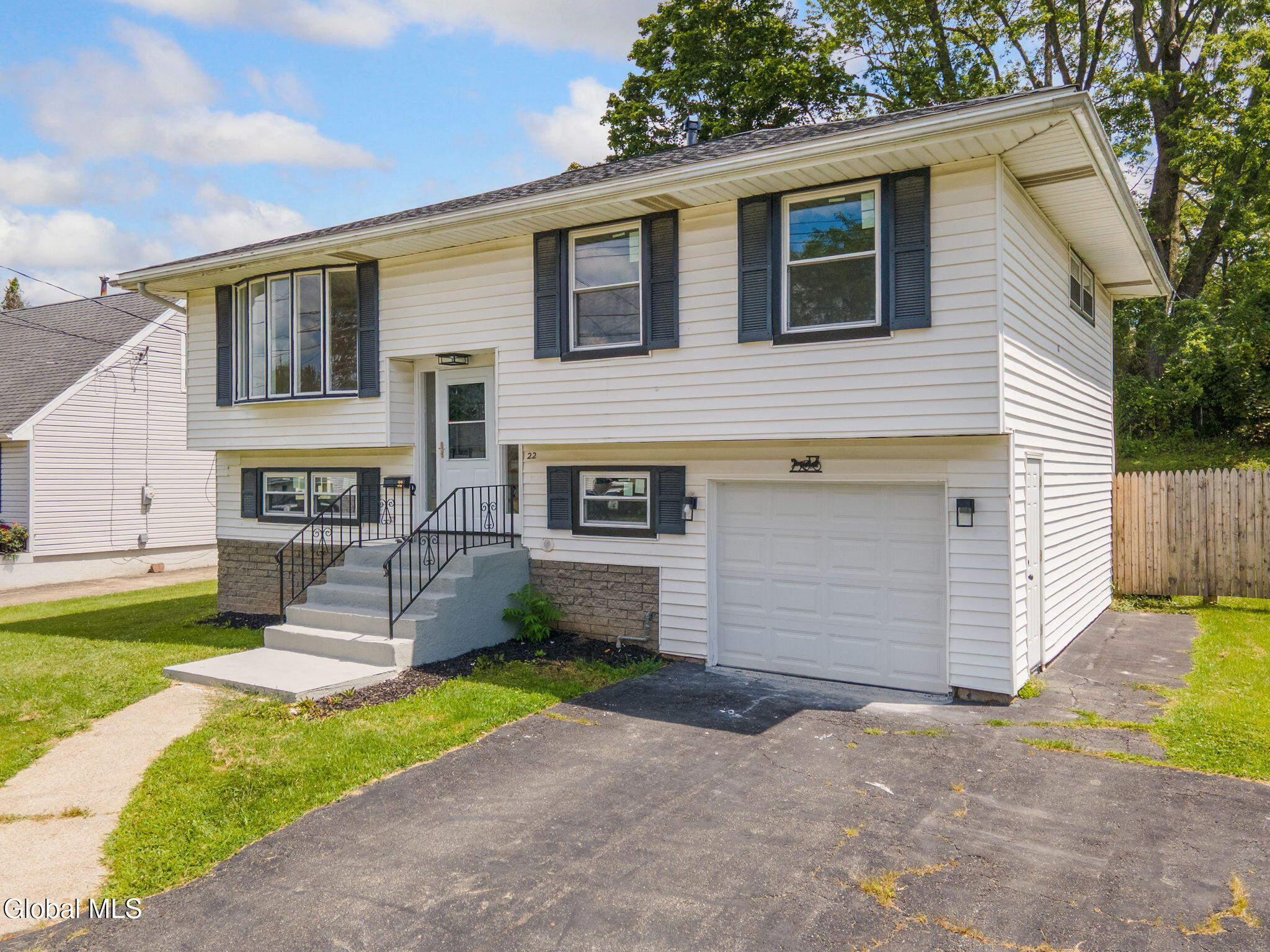 22 O'neil Street Troy NY 12180