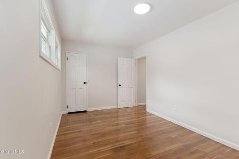 22 O'neil Street Troy NY 12180