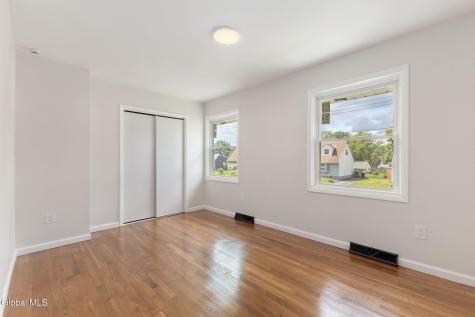 22 O'neil Street Troy NY 12180
