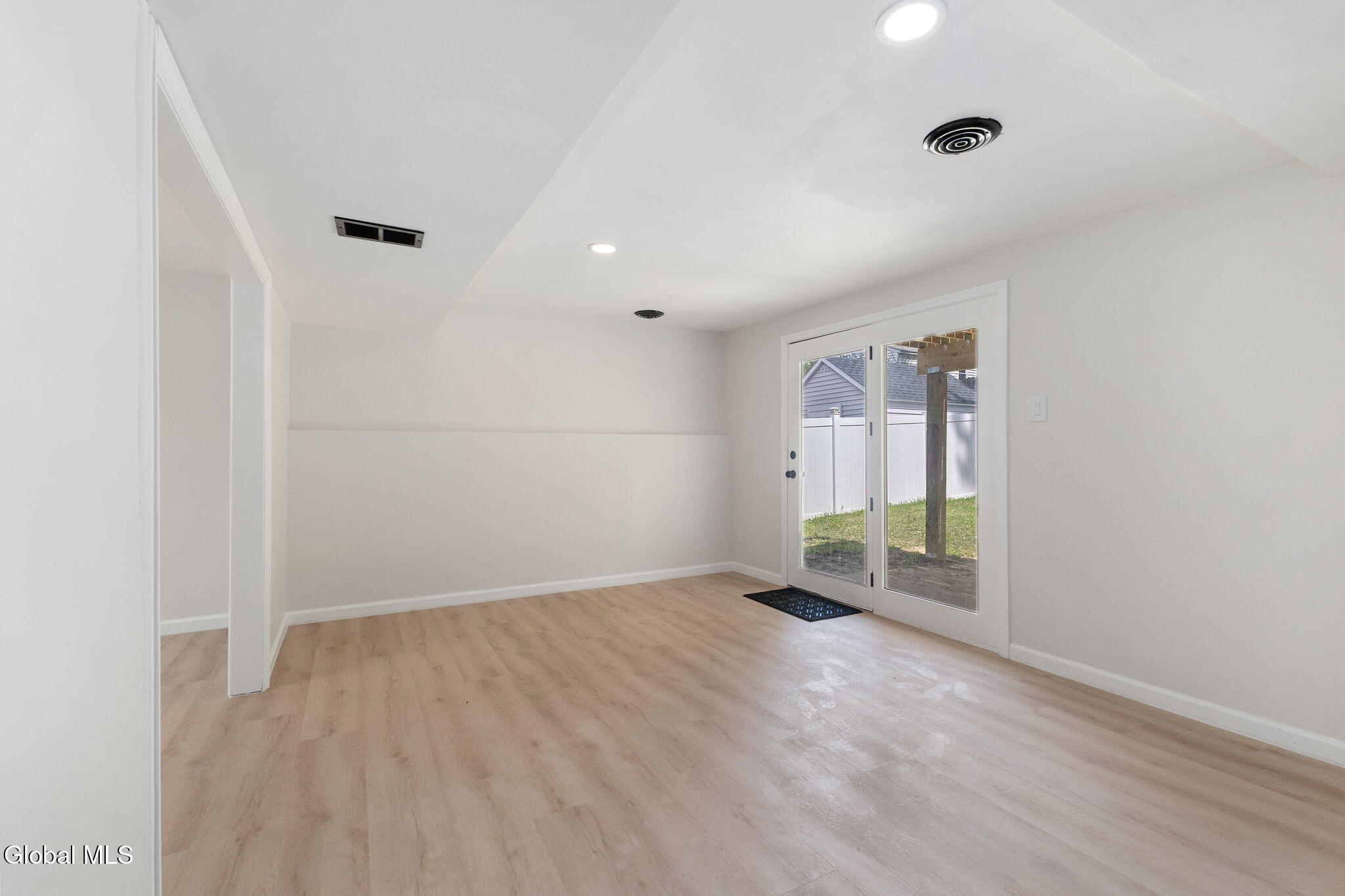 22 O'neil Street Troy NY 12180