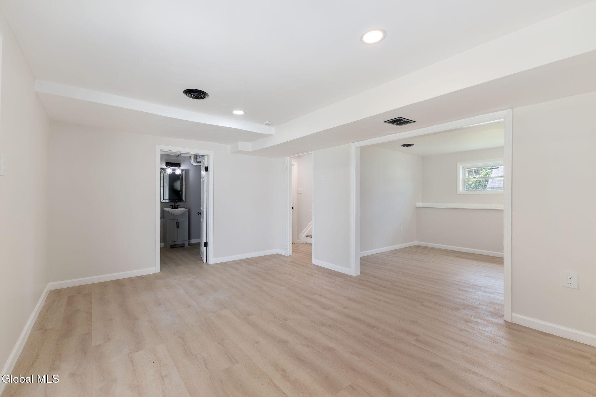 22 O'neil Street Troy NY 12180