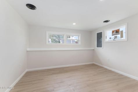 22 O'neil Street Troy NY 12180