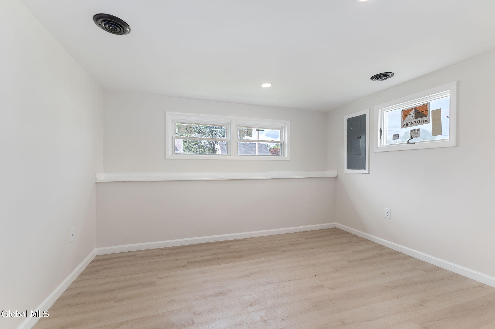 22 O'neil Street Troy NY 12180