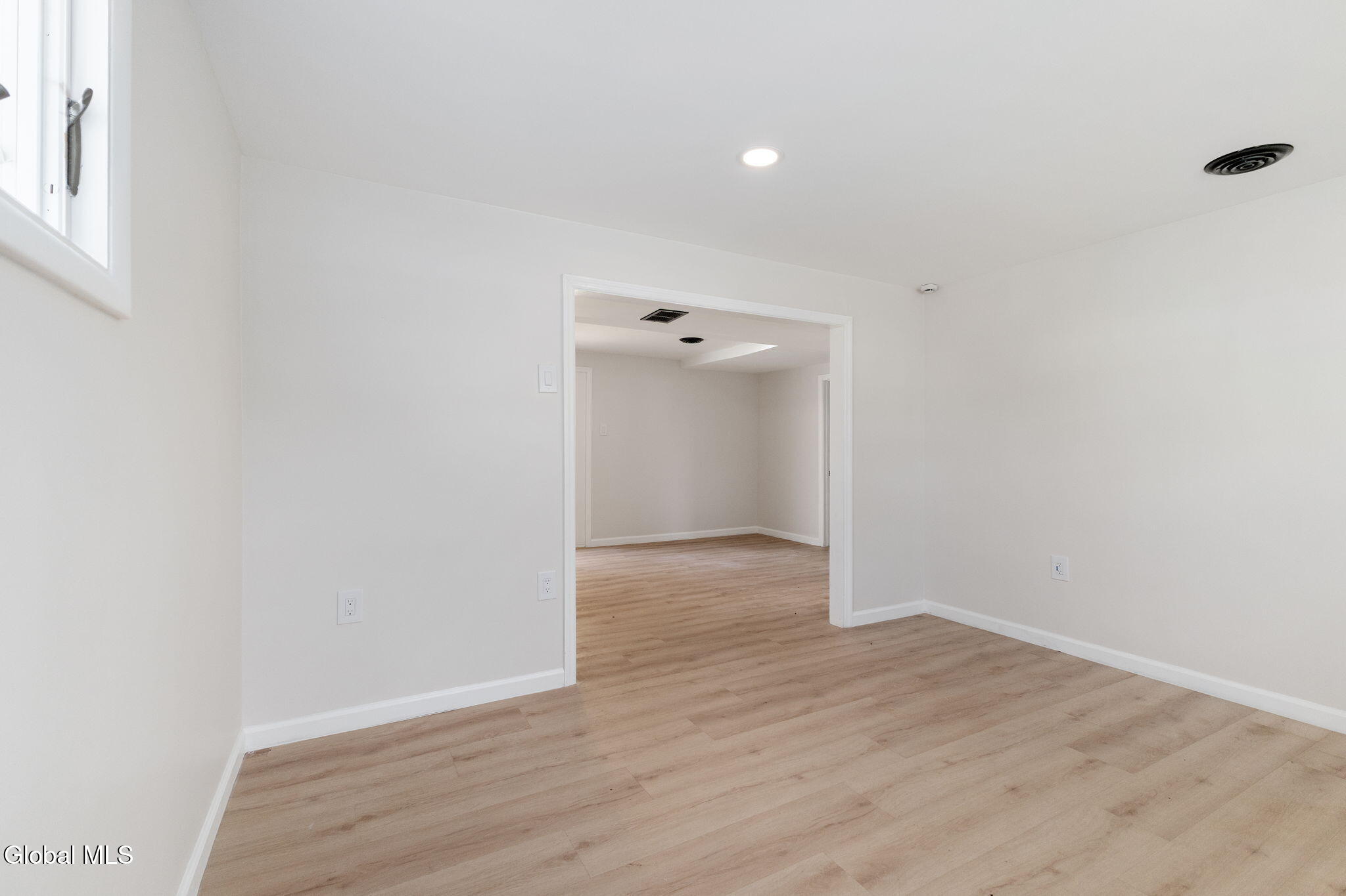 22 O'neil Street Troy NY 12180