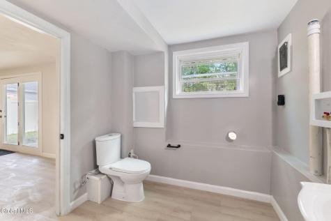 22 O'neil Street Troy NY 12180