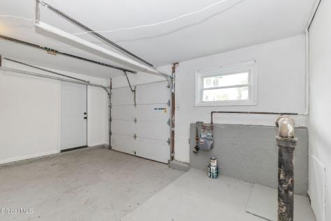 22 O'neil Street Troy NY 12180