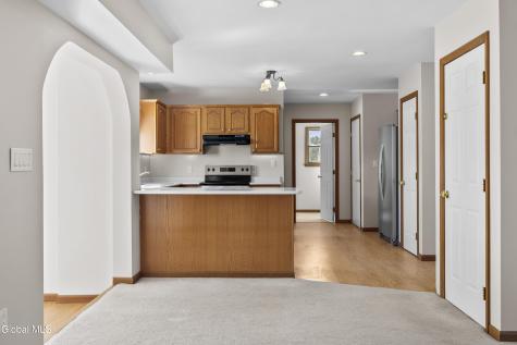 15 Tamian Pass Ballston Lake NY 12019