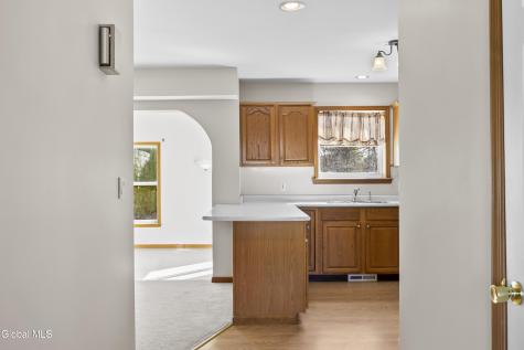 15 Tamian Pass Ballston Lake NY 12019