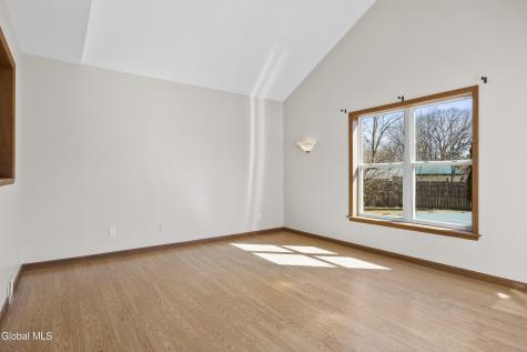 15 Tamian Pass Ballston Lake NY 12019
