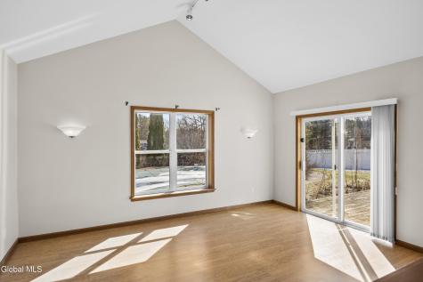 15 Tamian Pass Ballston Lake NY 12019