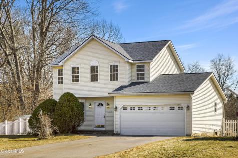 15 Tamian Pass Ballston Lake NY 12019