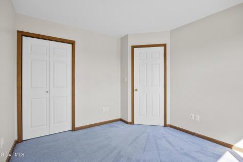 15 Tamian Pass Ballston Lake NY 12019