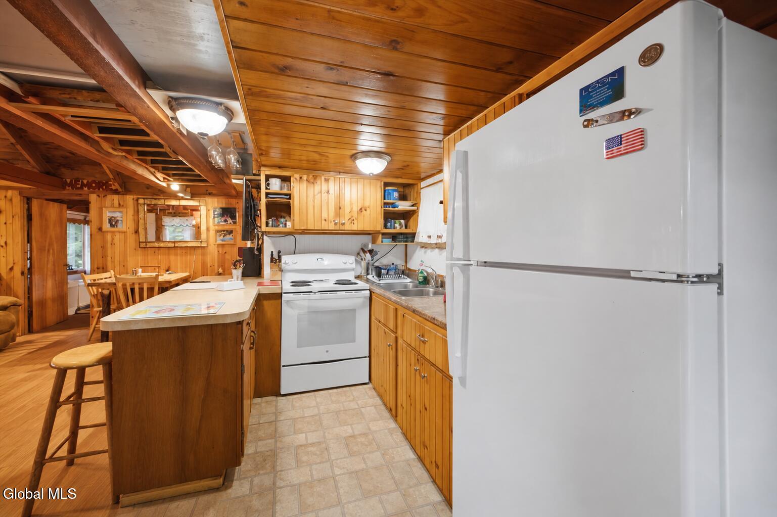 24 Memory Lane Chestertown NY 12817