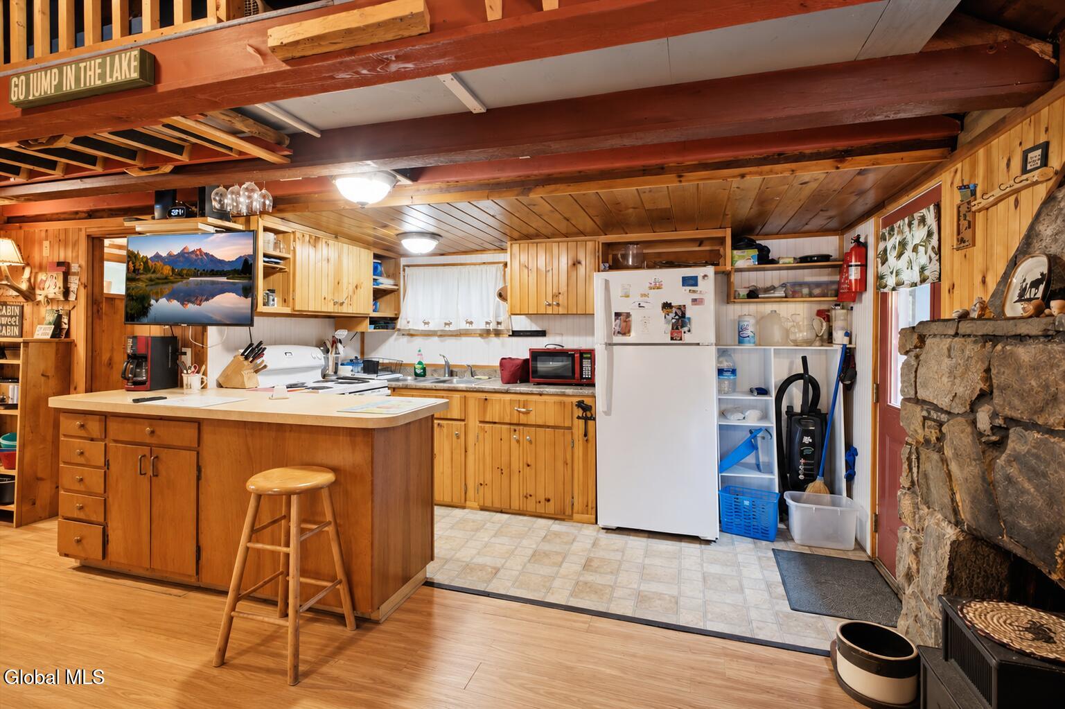 24 Memory Lane Chestertown NY 12817