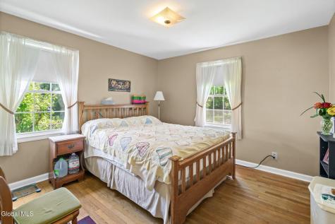 7 Pinewood Road Guilderland NY 12084