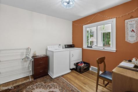 7 Pinewood Road Guilderland NY 12084