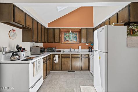 7 Pinewood Road Guilderland NY 12084