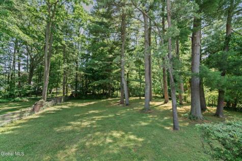 7 Pinewood Road Guilderland NY 12084