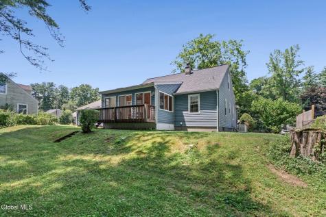 7 Pinewood Road Guilderland NY 12084