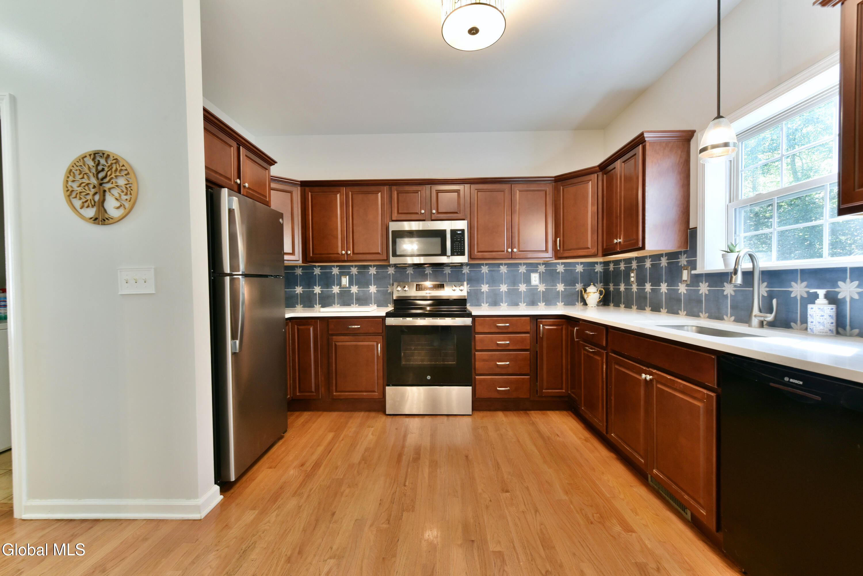 91 Cobble Hill Drive Gansevoort NY 12831