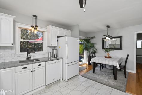 1464 Dalton Drive Schenectady NY 12308